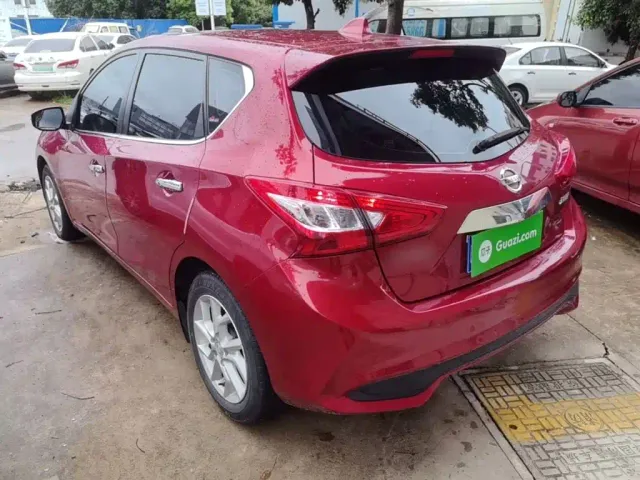 Nissan Tiida — Фото автомобиля 4
