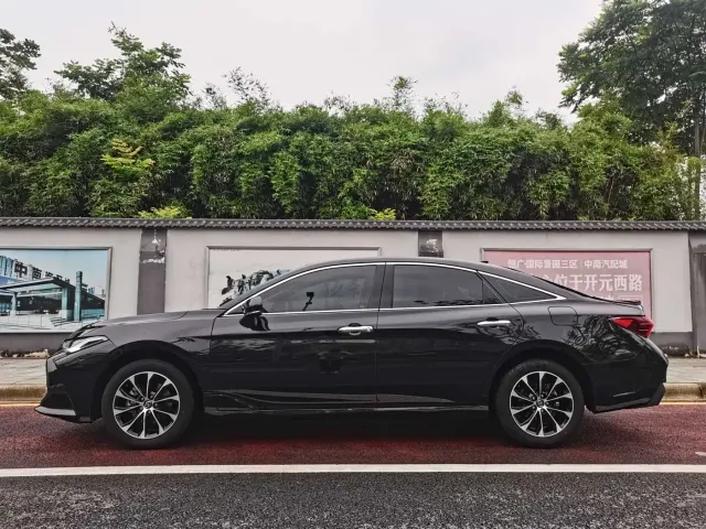 Toyota Avalon — Фото автомобиля 10