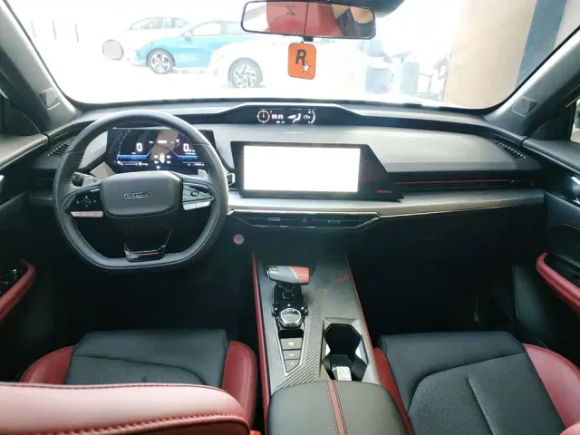 Changan Z6 — Фото автомобиля 9