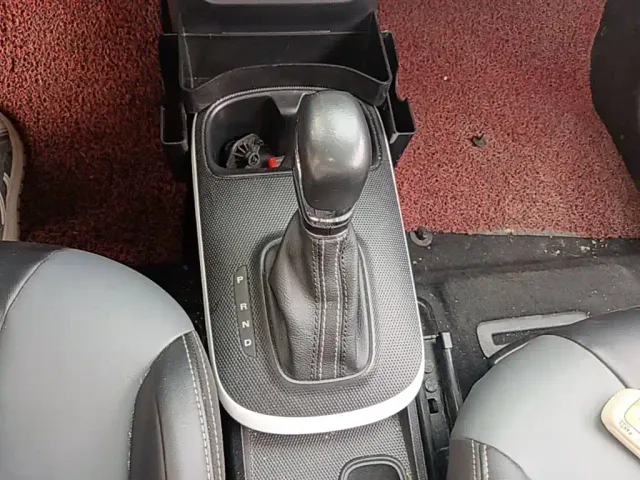 Roewe Clever — Фото автомобиля 13