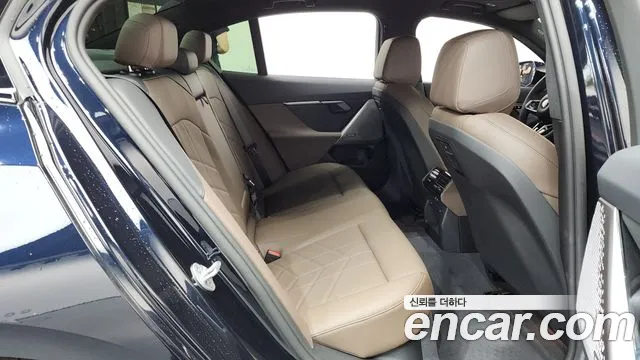 BMW 5 Series G60 — Фото автомобиля 11