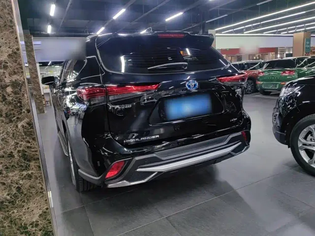 Toyota Highlander — Фото автомобиля 4