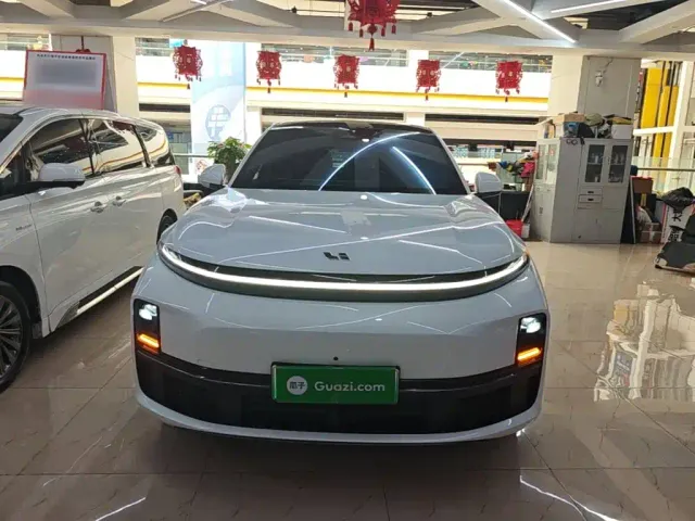 Li Auto L7 — Фото автомобиля 2