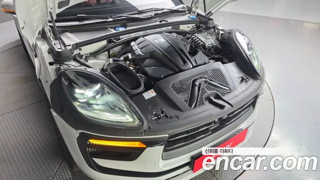 Porsche Macan — Фото автомобиля 5