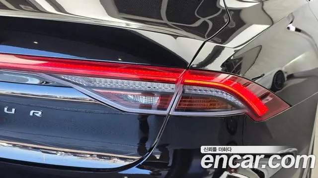 Hyundai Grandeur (New) Hybrid — Фото автомобиля 8