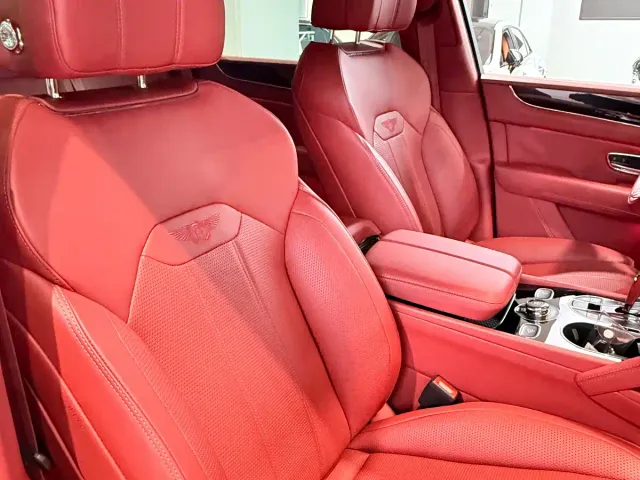 Bentley Bentayga — Фото автомобиля 10