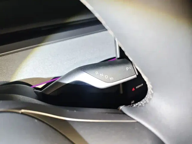 Tesla Model Y — Фото автомобиля 15