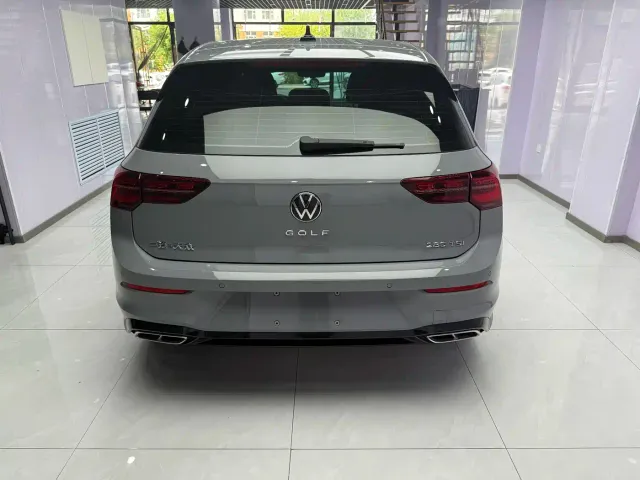 Volkswagen Golf — Фото автомобиля 3