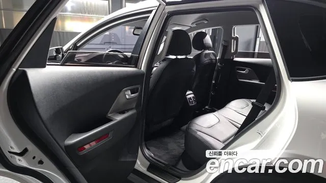 Kia Niro — Фото автомобиля 16