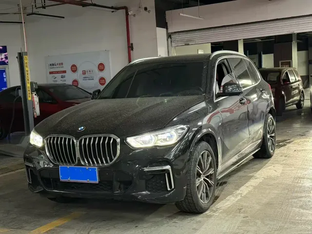Фотография автомобиля — BMW X5