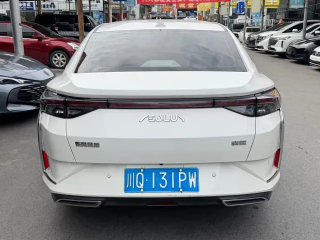 Dongfeng Yixuan — Фото автомобиля 11