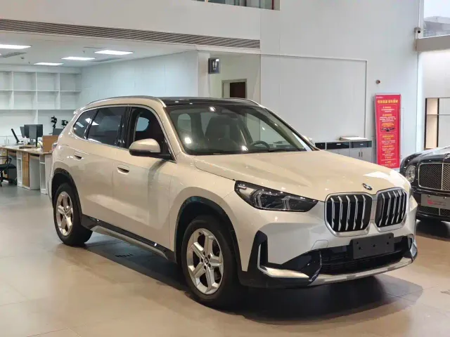 BMW X1 — Фото автомобиля 3