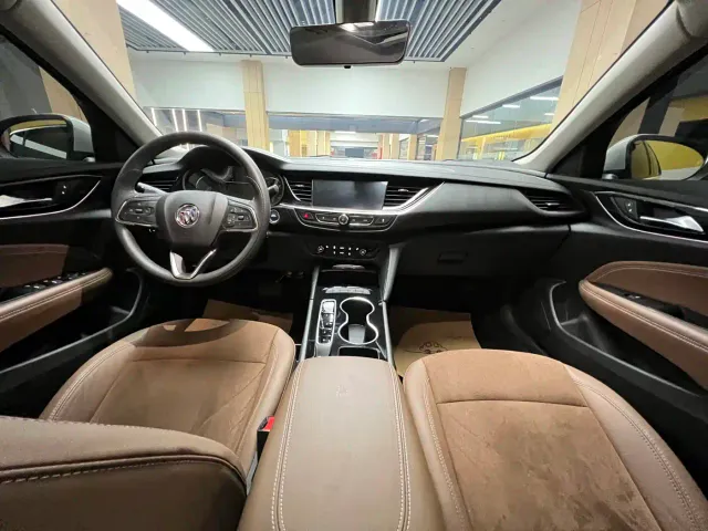 Buick Regal — Фото автомобиля 8