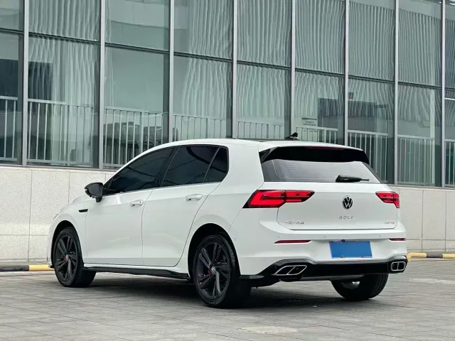 Volkswagen Golf — Фото автомобиля 7