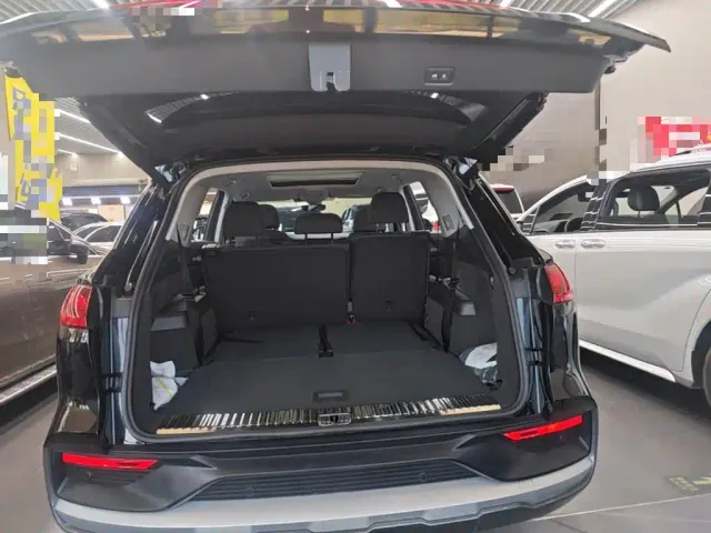 Audi Q6 — Фото автомобиля 18