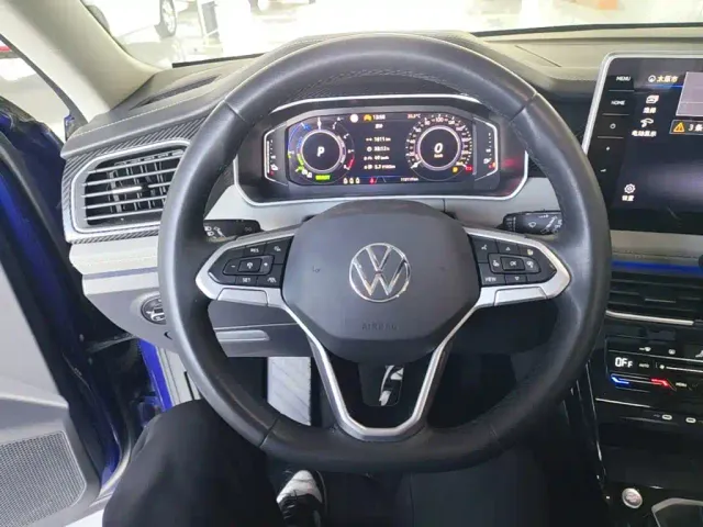 Volkswagen Tayron GTE Plug-in Hybrid — Фото автомобиля 10
