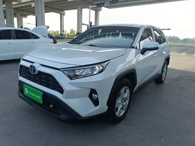 Фотография автомобиля — Toyota RAV4