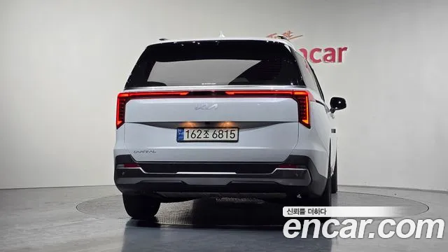 Kia Canival — Фото автомобиля 4
