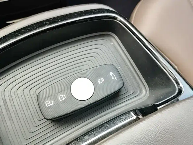Roewe iMAX8 — Фото автомобиля 8