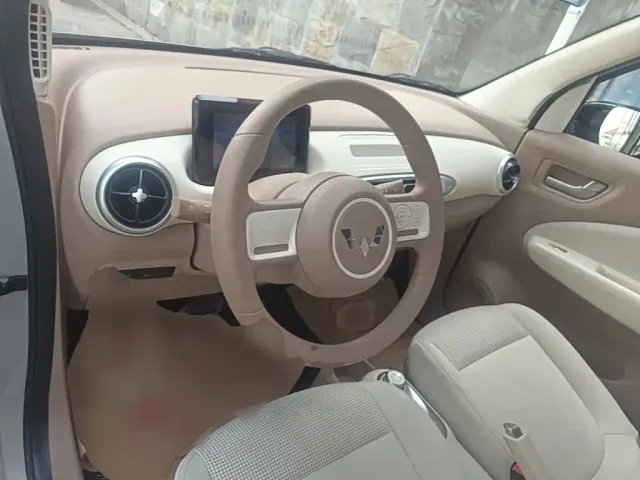 Wuling Hongguang Mini EV — Фото автомобиля 10