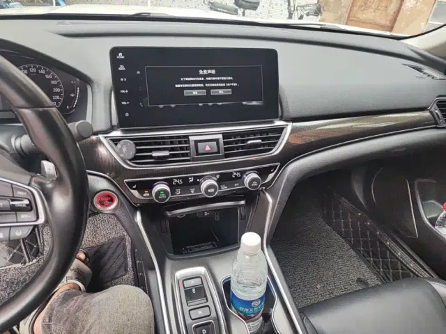 Honda Accord — Фото автомобиля 5
