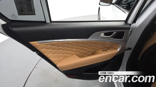 Genesis G70 — Фото автомобиля 14