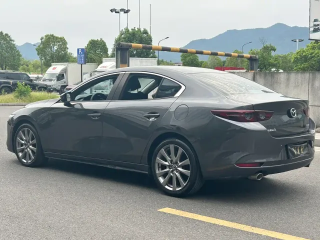 Mazda Mazda3 Axela 2021 2.0L Automatic Quality Shine — Фото автомобиля 13