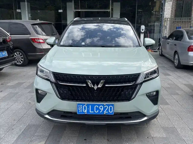 Wuling Asta — Фото автомобиля 2