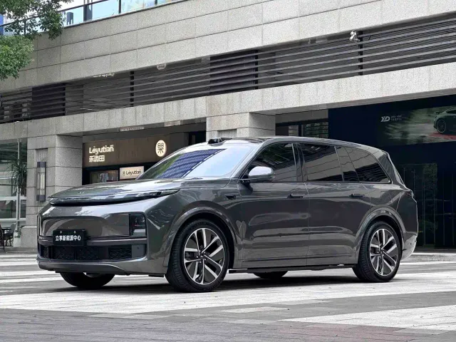 Li Auto L9 — Фото автомобиля 2