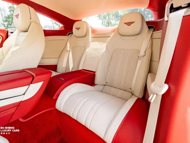 Bentley Continental — Фото автомобиля 12
