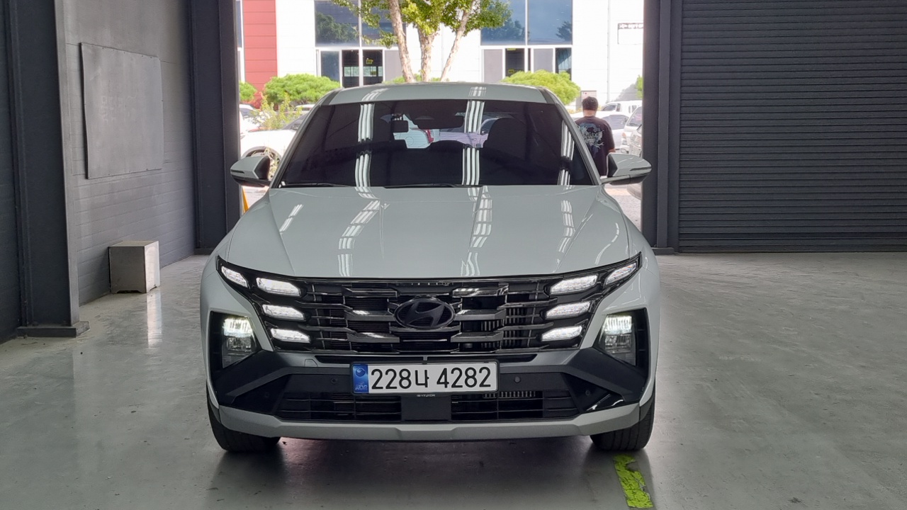 Hyundai Tucson Новый Tucson (NX4) Бензин 1.6 турбо 2WD — Фото автомобиля 3