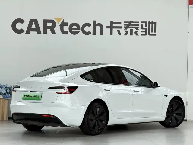 Tesla Model 3 — Фото автомобиля 3