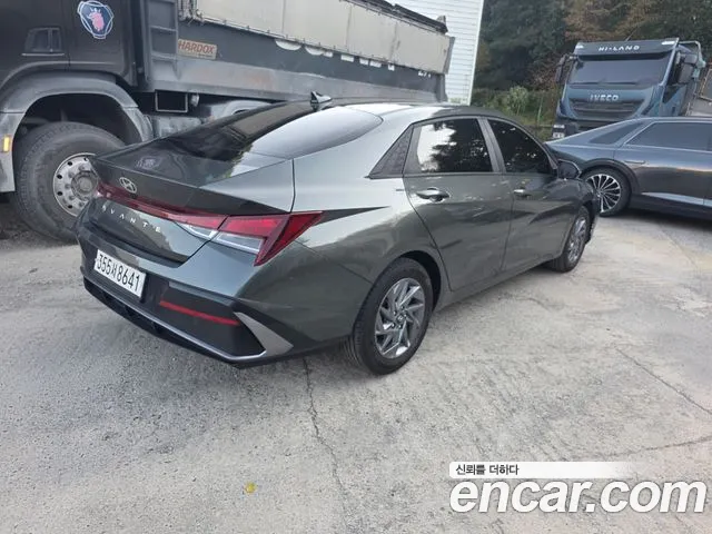 Hyundai Avante CN7 — Фото автомобиля 3