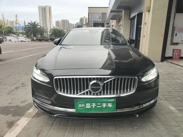 Volvo S90 — Фото автомобиля 2