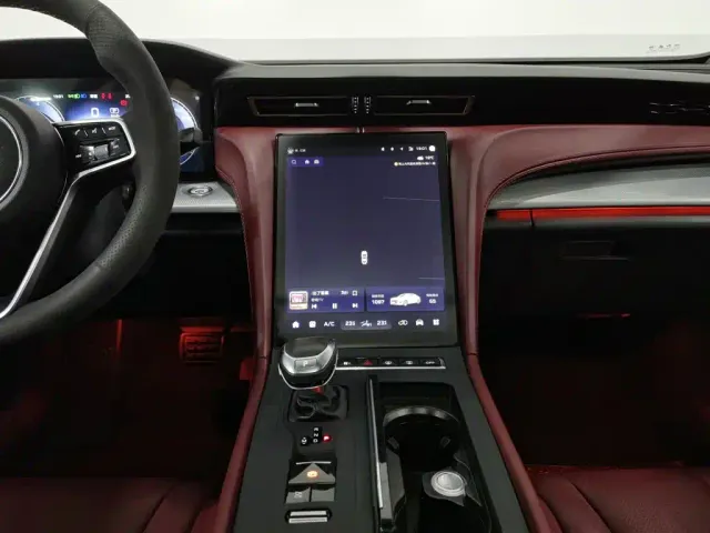 Hongqi H5 — Фото автомобиля 12