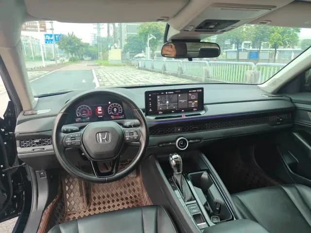 Honda Accord — Фото автомобиля 10
