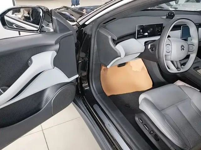 Nio ET5 Touring — Фото автомобиля 15