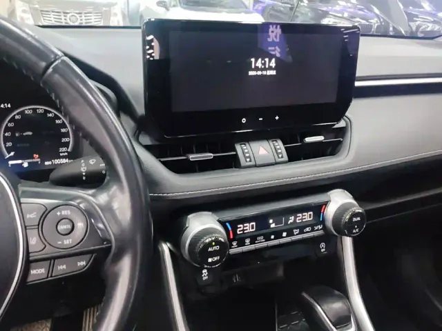Toyota Wildlander — Фото автомобиля 12