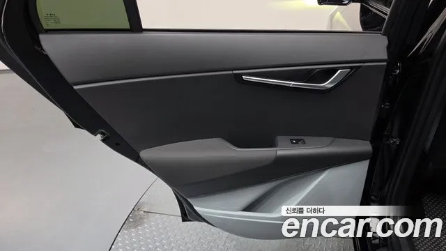 Kia Niro Signature — Фото автомобиля 18