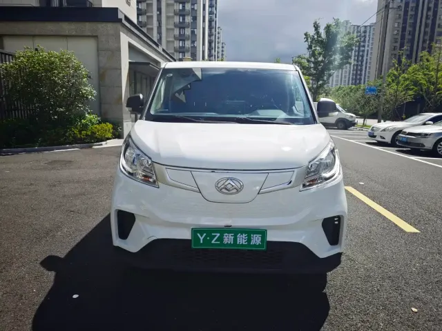 Maxus EV30 — Фото автомобиля 2