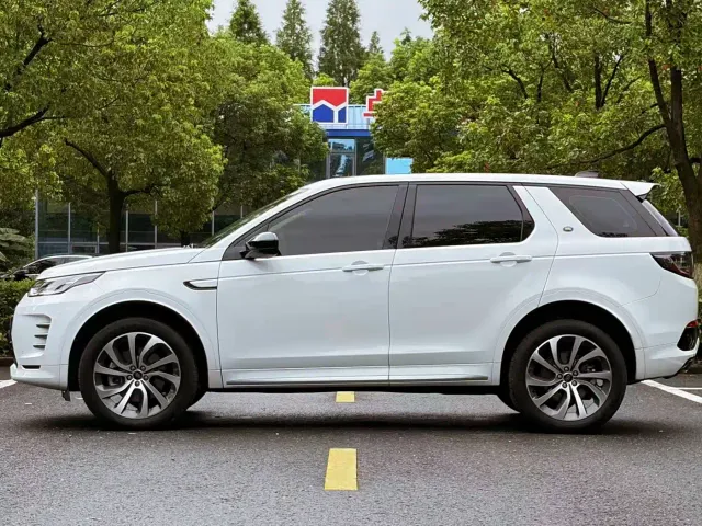 Land Rover Discovery Sport — Фото автомобиля 8