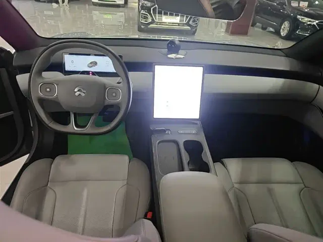 Nio ET5 Touring — Фото автомобиля 9