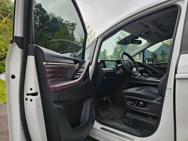 GAC Trumpchi M8 — Фото автомобиля 6