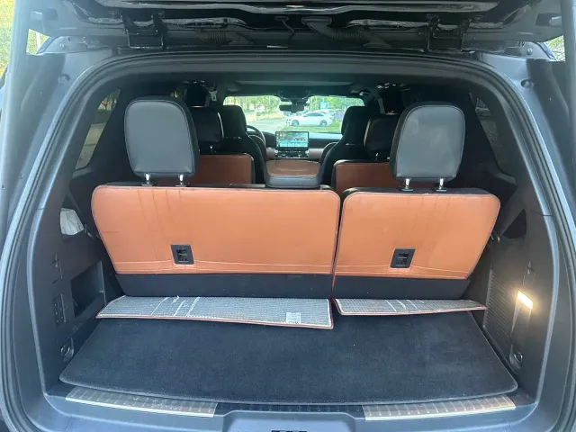 Lincoln Navigator — Фото автомобиля 20