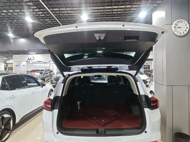 Buick Envision Plus — Фото автомобиля 18