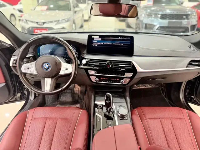 BMW BMW 5 Series New Energy 2021 535Le M Sport Package — Фото автомобиля 4
