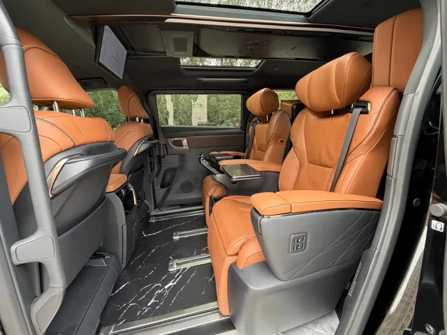 Toyota Alphard — Фото автомобиля 9
