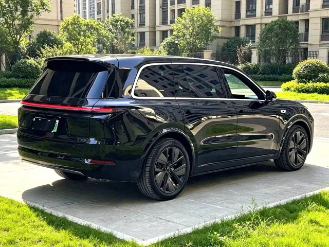 Li Auto L9 — Фото автомобиля 7