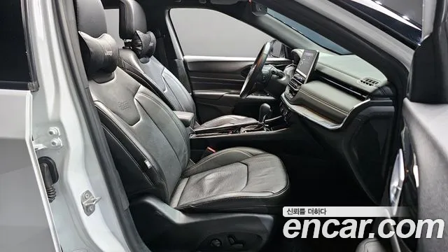 Jeep Compass — Фото автомобиля 11