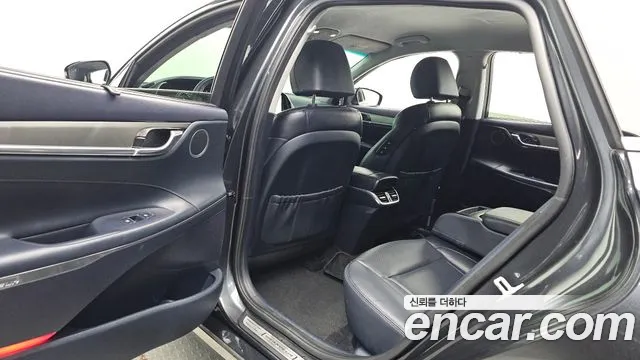 Hyundai Grandeur — Фото автомобиля 10